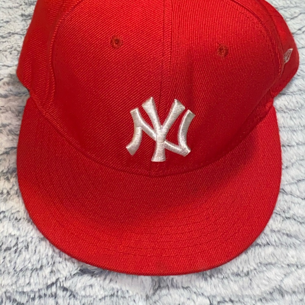 New York Yankees red fitted cap size 7 or 55.8 cm